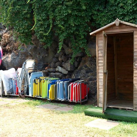Nero Basalto Azzurro Mare Bed and Breakfast Aci Castello Buitenkant foto