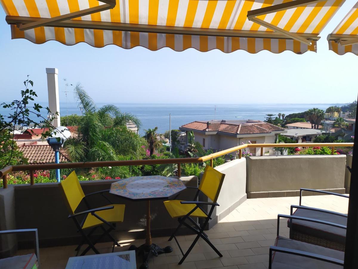 Nero Basalto Azzurro Mare Bed and Breakfast Aci Castello Buitenkant foto