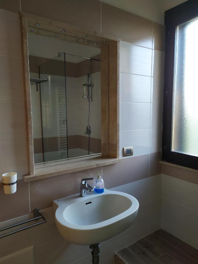 Nero Basalto Azzurro Mare Bed and Breakfast Aci Castello Buitenkant foto