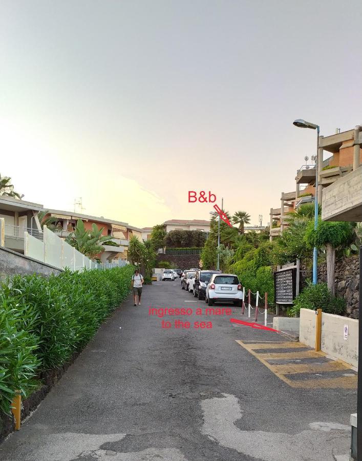 Nero Basalto Azzurro Mare Bed and Breakfast Aci Castello Buitenkant foto